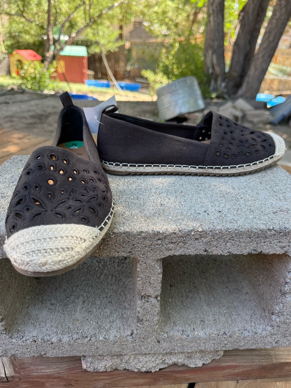 Tommy Bahama Selena Eyelet Espadrille Flat - Picture 4 of 7